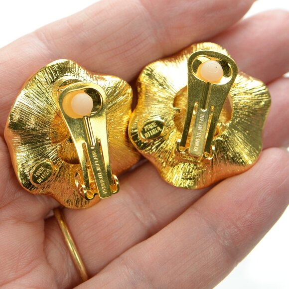 Kenneth Jay Lane KJL Blue Enamel Flower Clip-on Earrings - Picture 3 of 4